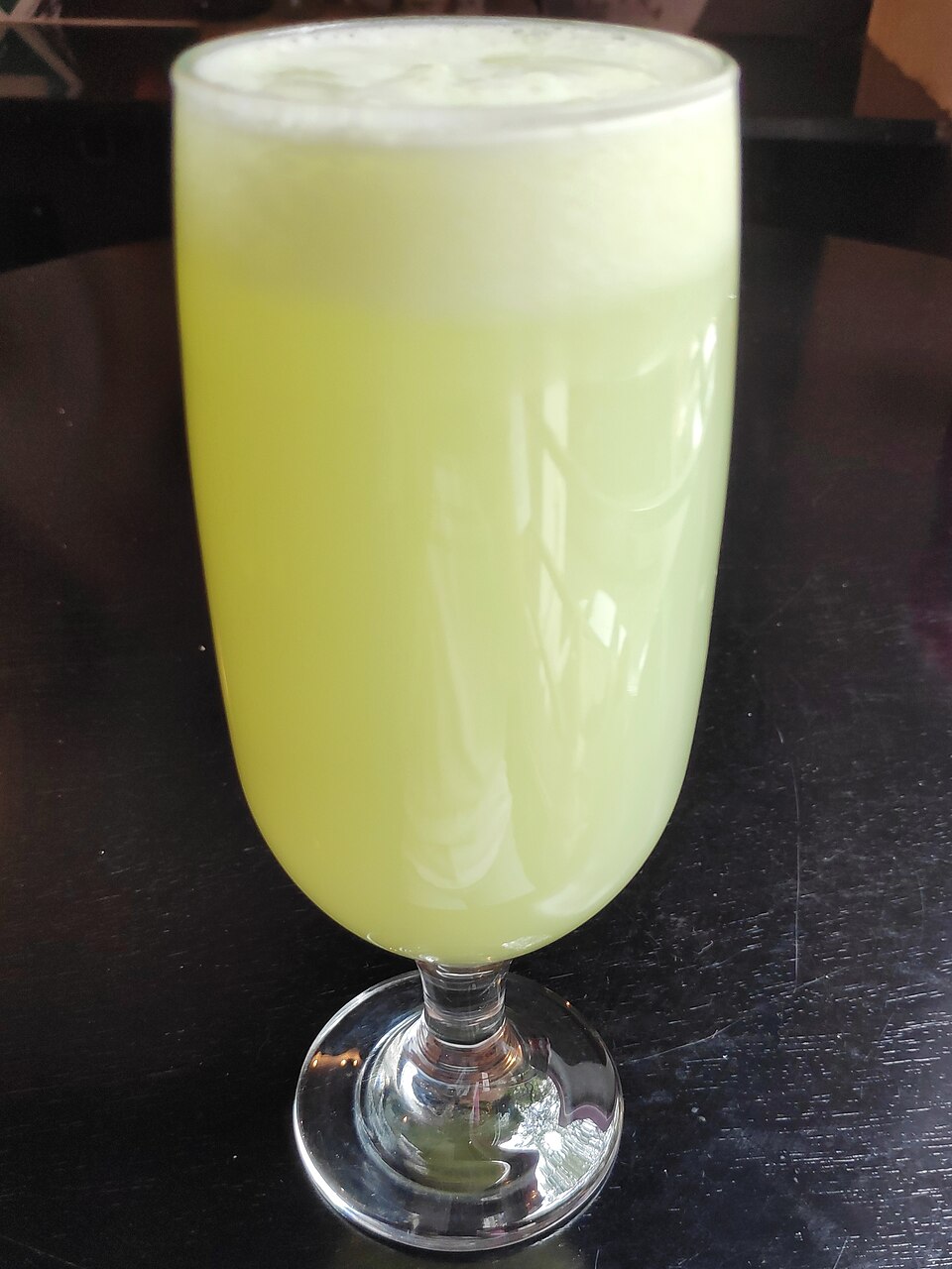 Swiss Lemonade Explained: Crafting Creamy Brazilian Limeade with 5 Ingredients